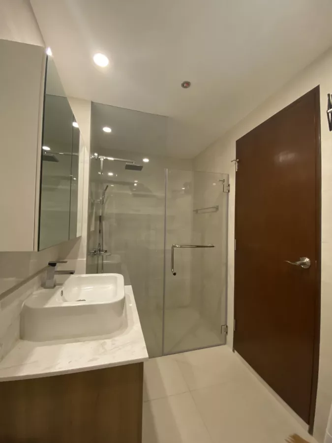 "The Royalton at Capitol Common, Studio Unit for Rent at Pasig City"09