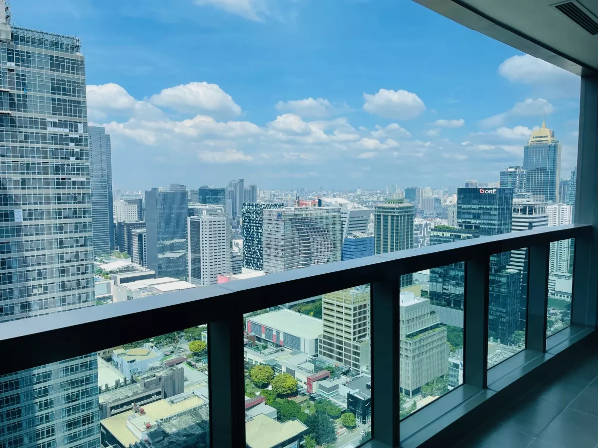 "East Gallery Place: 3BR  242 sqm, Semi-Furnished, 2 parkg, P250,000/mo."04