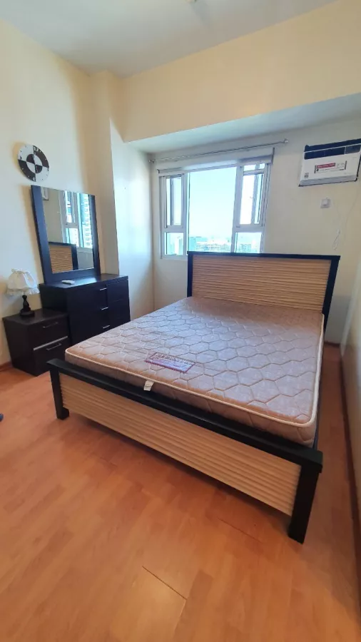 "Trion 1: 3BR  40th Floor, 100 sqm, Fully Furnished, 1 parking, P80,000"06