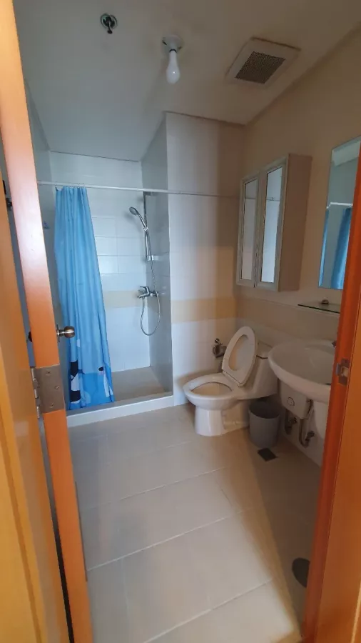"Trion 1: 3BR  40th Floor, 100 sqm, Fully Furnished, 1 parking, P80,000"07