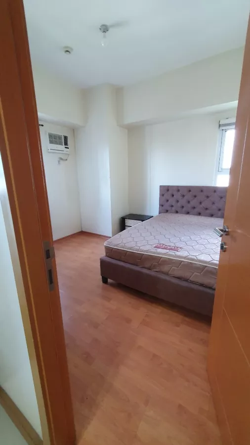 "Trion 1: 3BR  40th Floor, 100 sqm, Fully Furnished, 1 parking, P80,000"10