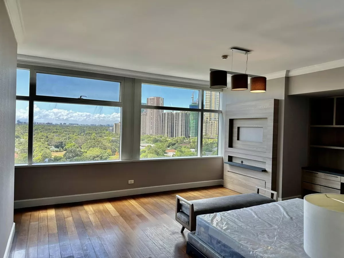"Semi-Furnished 3 Bedroom Unit For Rent at One Roxas Triangle, Makati Cirt"03
