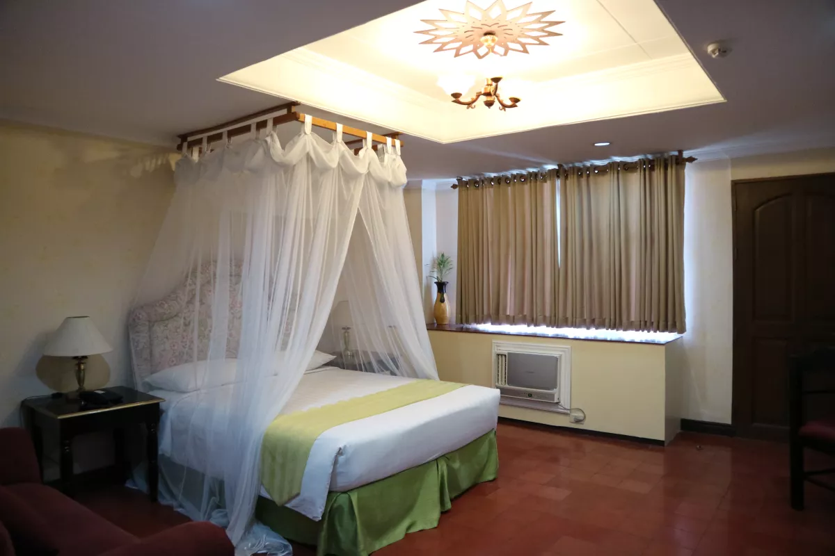 Fully furnished 1 bedroom unit in Intramuros Manila for Rent02