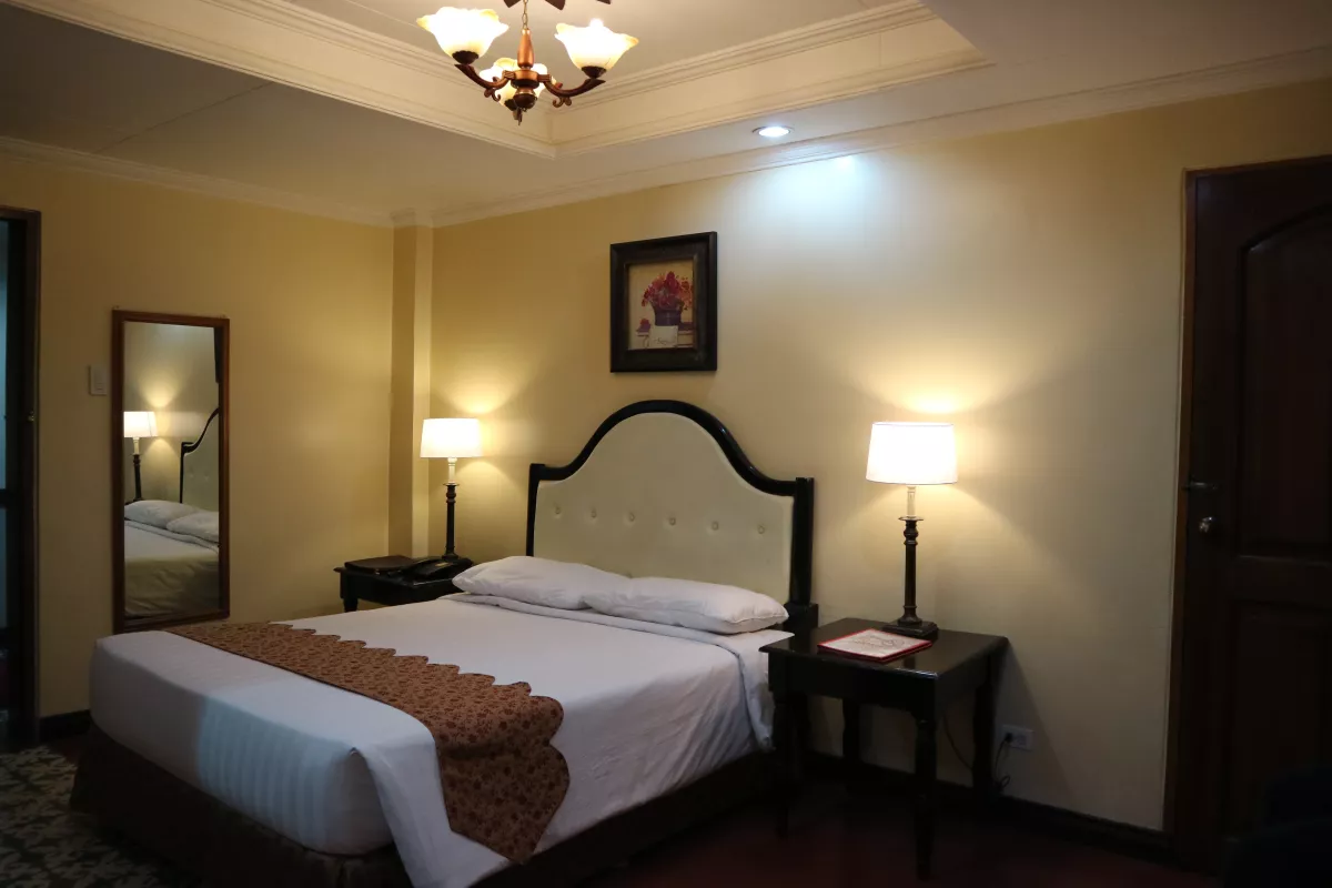 Fully furnished 1 bedroom unit in Intramuros Manila for Rent03