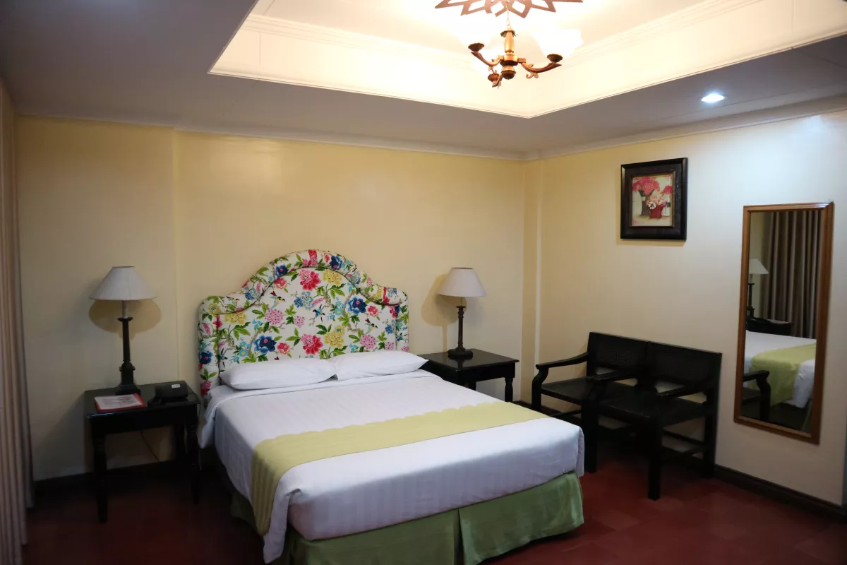 Fully furnished 1 bedroom unit in Intramuros Manila for Rent06