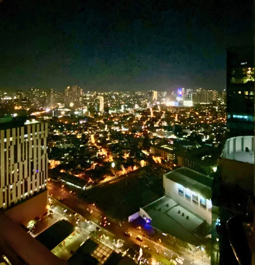 2 bedroom loft type with great views near St. Luke's BGC06