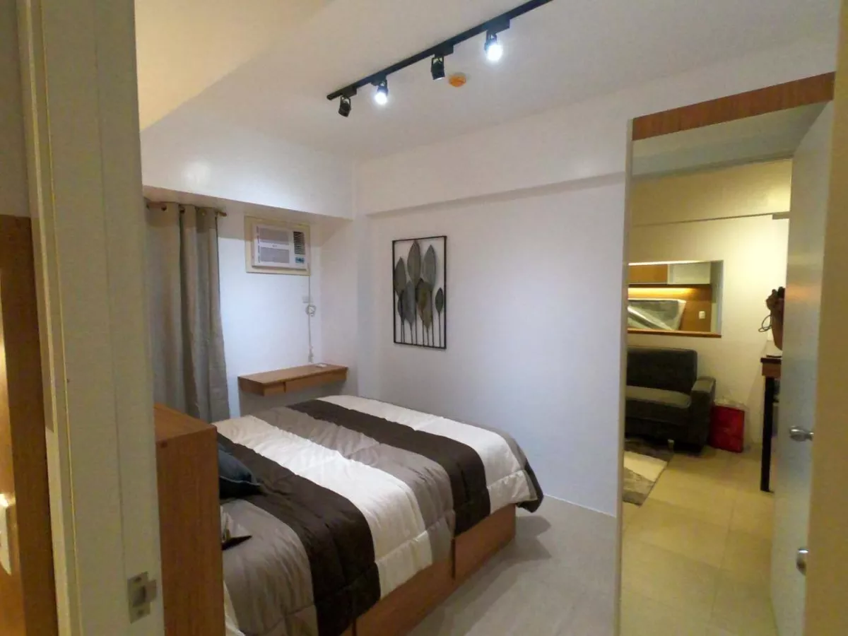 "For Rent 1 Bedroom w/ Parking, Furnished at Avida Towers Verte, BGC, Taguig City"06