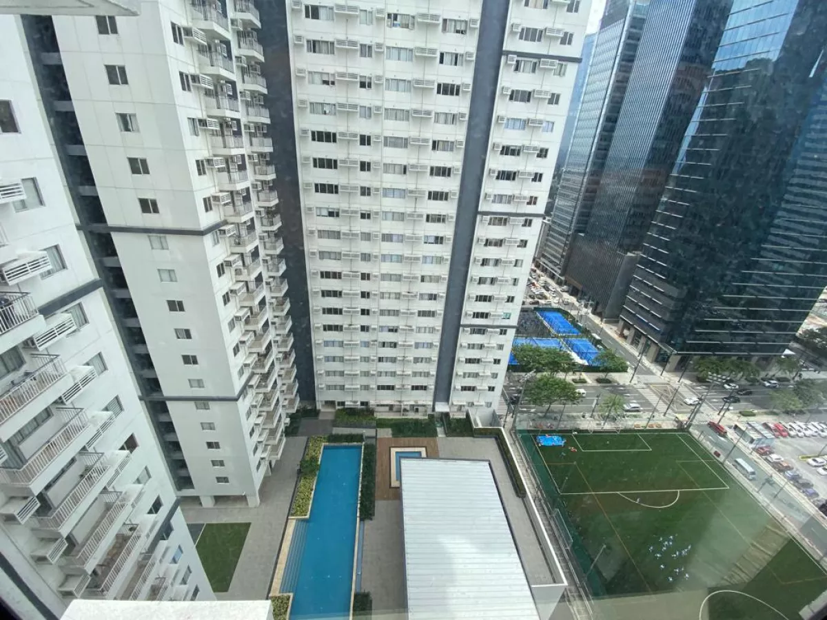 "For Rent Fully-Furnished 1-Bedroom Unit in Avida Towers Turf BGC, Taguig City"06