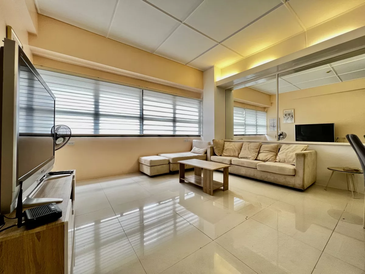 "Affordable 2BR Condo in Avalon, Cebu Business Park for rent with Parking"02