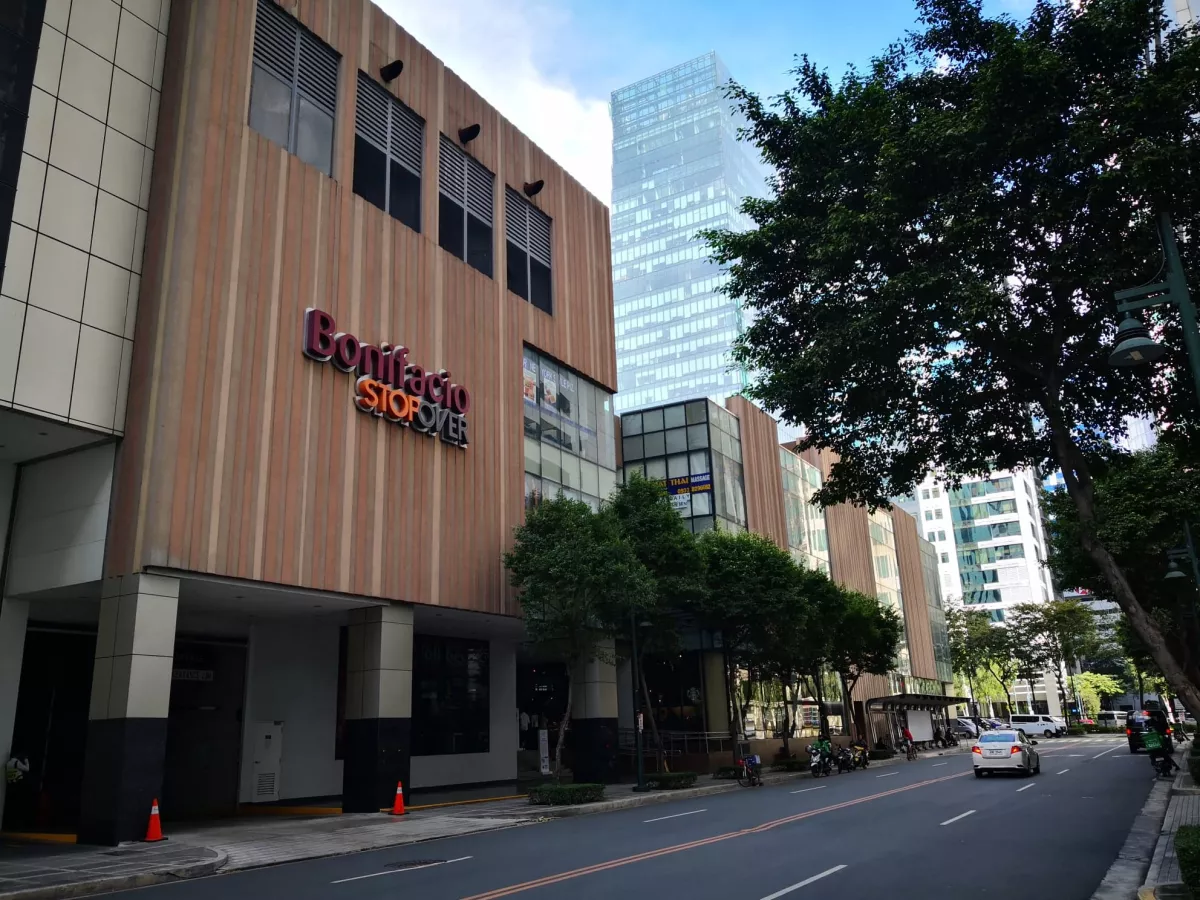 "For Rent Sapphire Residences 2BR Furnished Condo Unit in Fort Bonifacio, Taguig"09