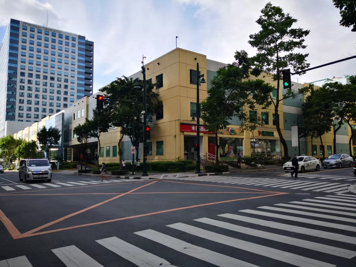 "For Rent Sapphire Residences 2BR Furnished Condo Unit in Fort Bonifacio, Taguig"10