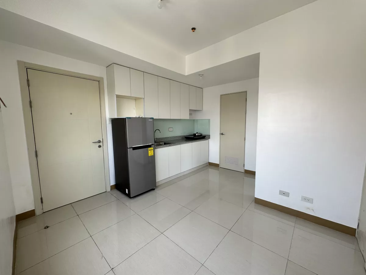 "2 Bedroom Unit South Residences SM Southmall Complex, Las Piñas City"08