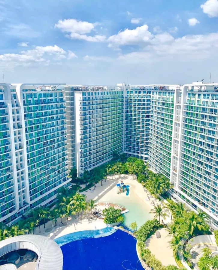 1 Month Free - Furnished Cozy 1 Bedroom in Azure Urban Residences04