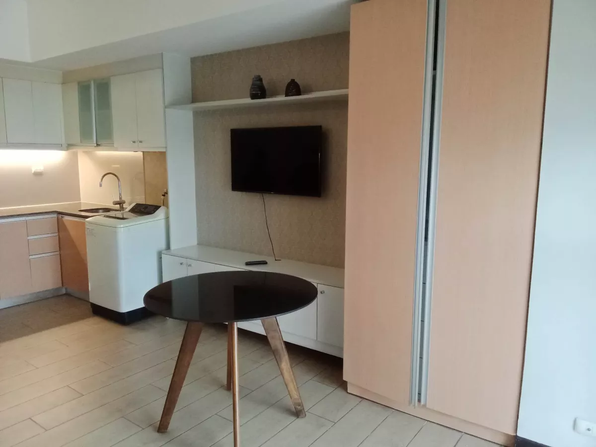Studio Unit for Rent with Stunning Grand Canal Views ✨06
