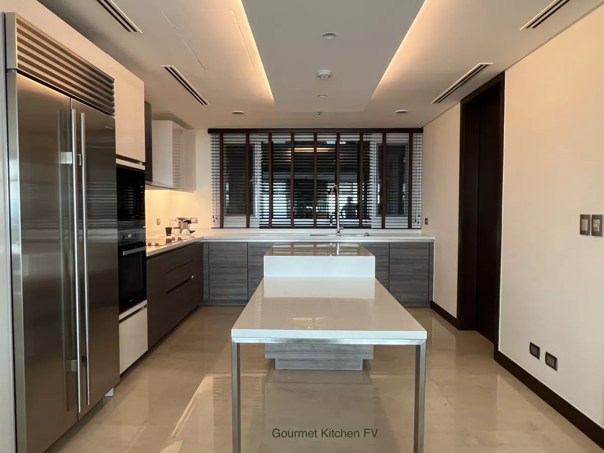 Ultra Luxury 3 BDRM in Roxas Triangle Towers Makati CBD08