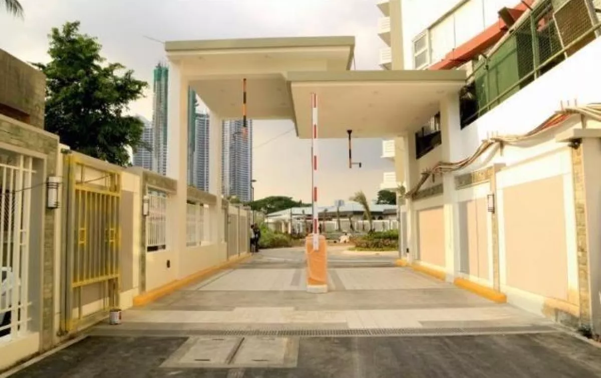 "Brio Tower 1BR 45.00sqm semi-Furnished near BGC Rockwell, Makati"07