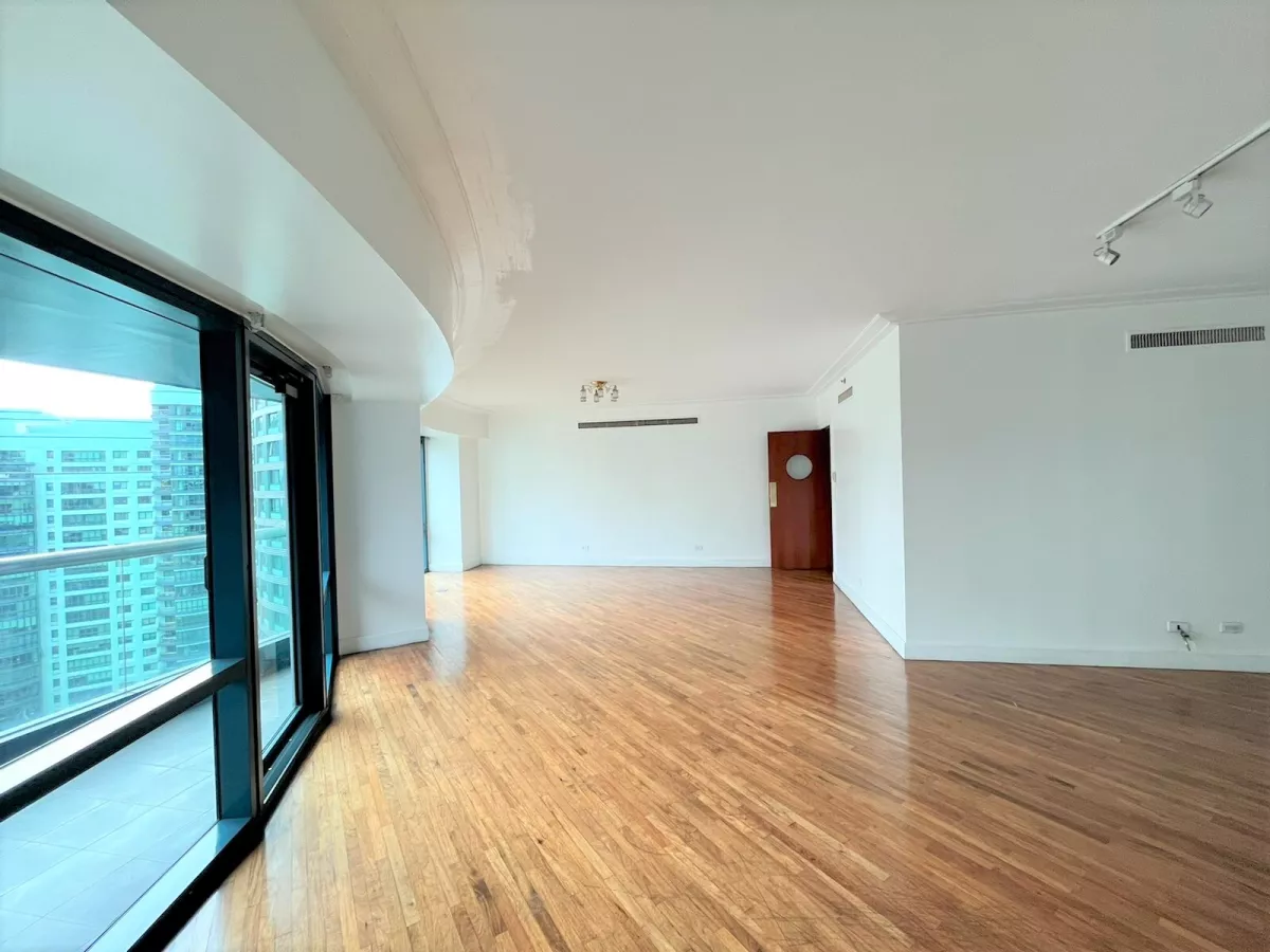 Rare Unfurnished 3BR Condominium in Luna Gardens Rockwell for Rent03