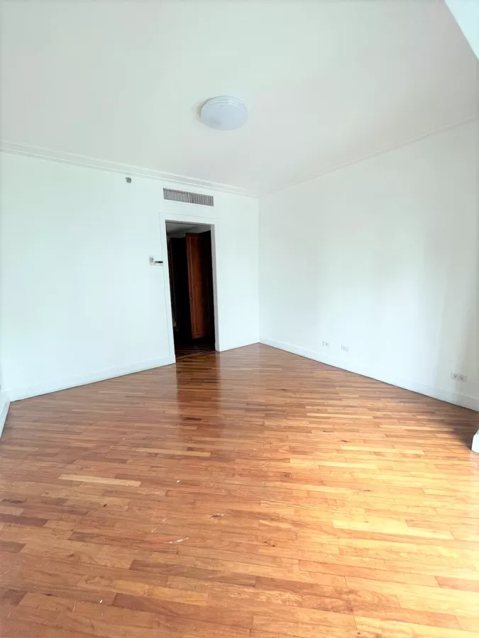 Rare Unfurnished 3BR Condominium in Luna Gardens Rockwell for Rent08