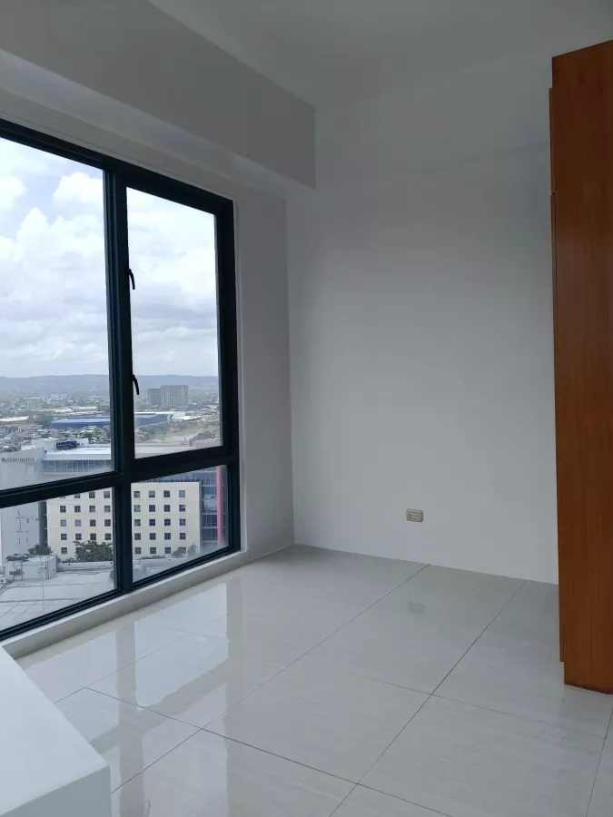 Newly Renovated Bare 2 Bedroom Condo at Eastwood Parkview QC06