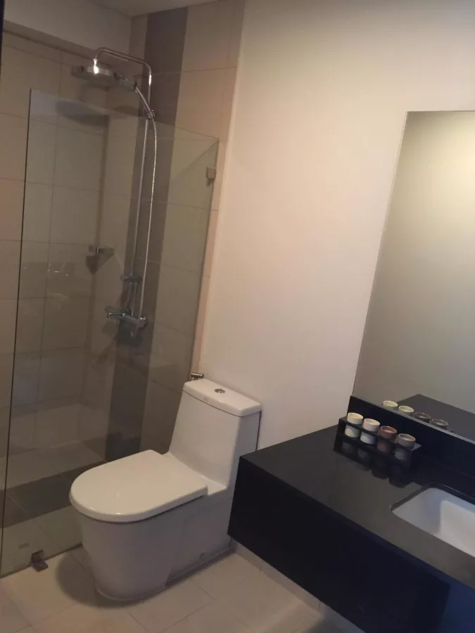 For Rent Semi Furnished 1BR Unit in Escala Salcedo09