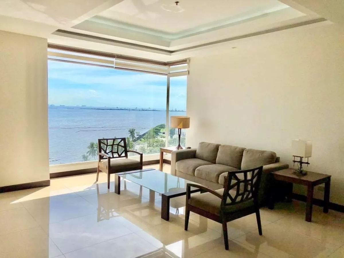"3-Bedroom Unit (Fully Furnished) Facing Manila Bay For Rent in Ermita, Manila"02