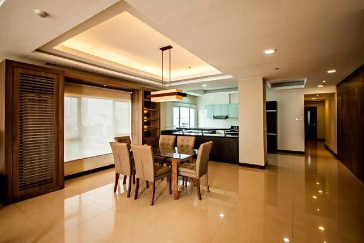 "3-Bedroom Unit (Fully Furnished) Facing Manila Bay For Rent in Ermita, Manila"05