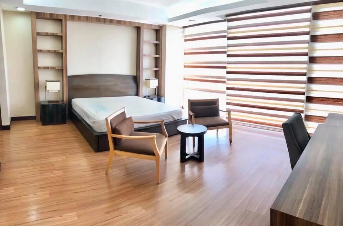 "3-Bedroom Unit (Fully Furnished) Facing Manila Bay For Rent in Ermita, Manila"06