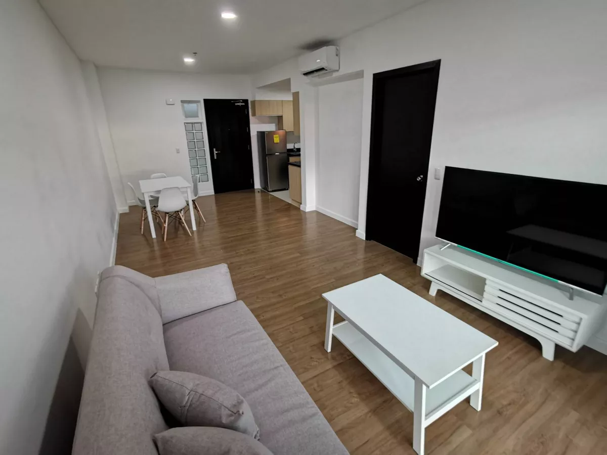 Fully Furnished 1BR with Balcony for Rent in The Veranda Taguig02