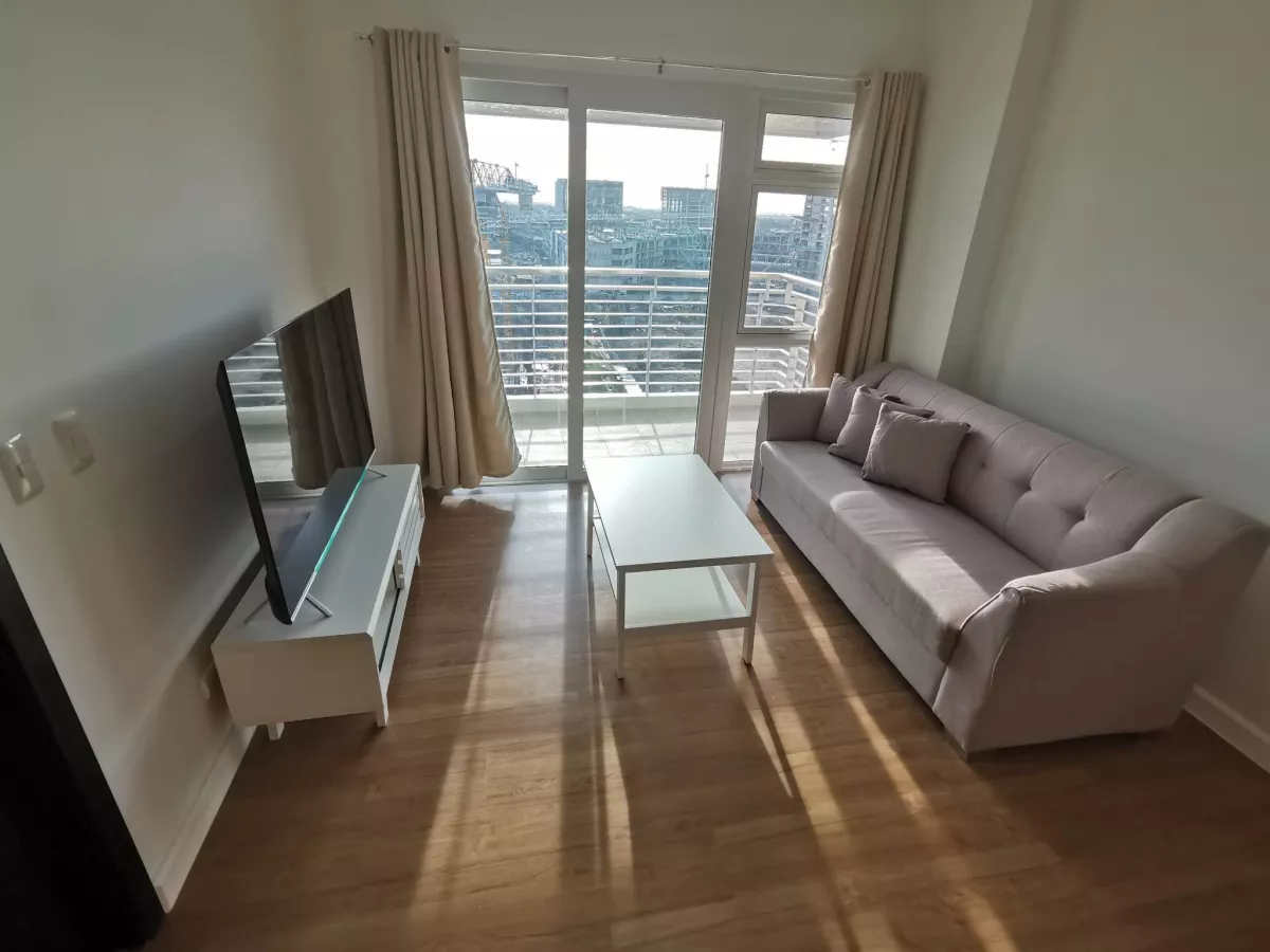 Fully Furnished 1BR with Balcony for Rent in The Veranda Taguig06