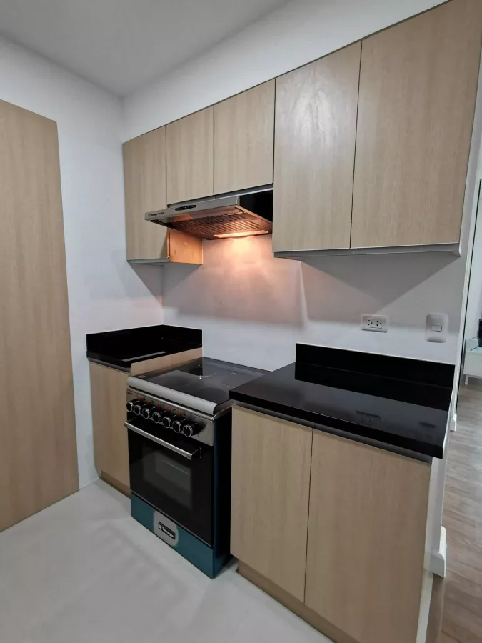 Fully Furnished 1BR with Balcony for Rent in The Veranda Taguig07