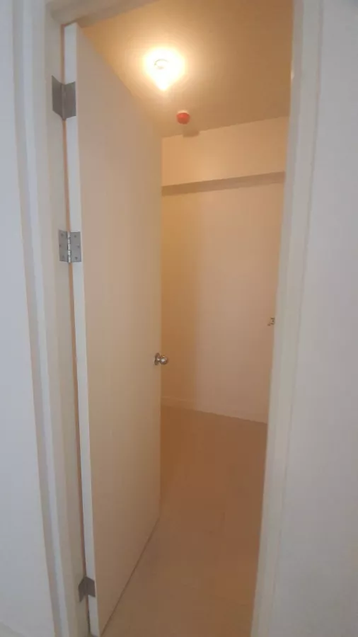 For Rent 152sqm with 3 Bedroom Condominium at Oak Harbor Residences in Parañaque10