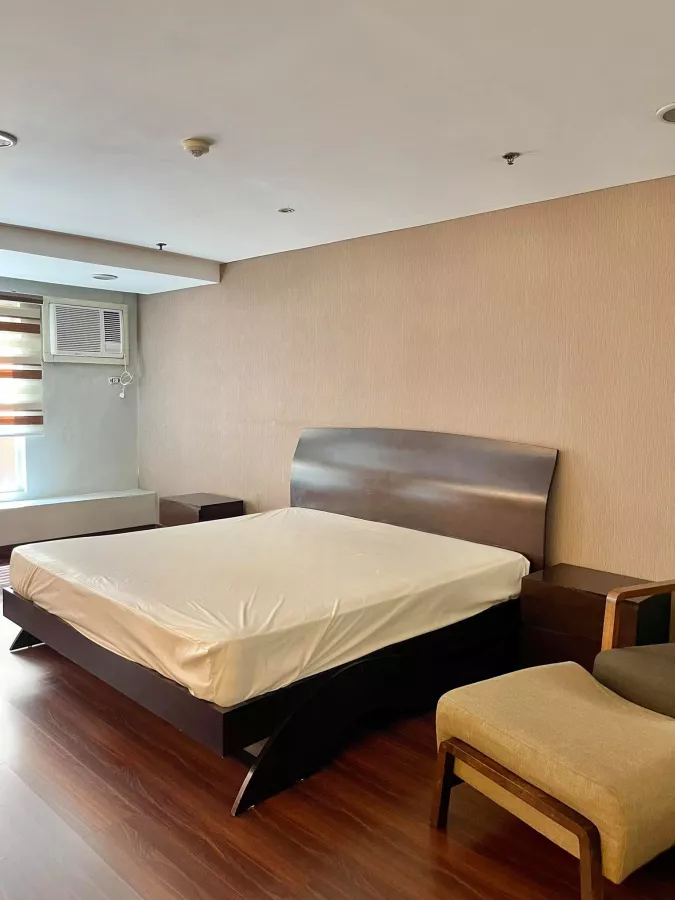 "2-Bedroom Loft Unit Fully Furnished For Rent in Ermita, Manila"08