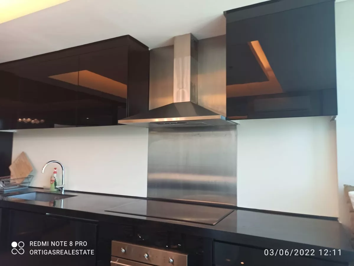 Fully Furnished 2 Bedroom Condominium For Lease06