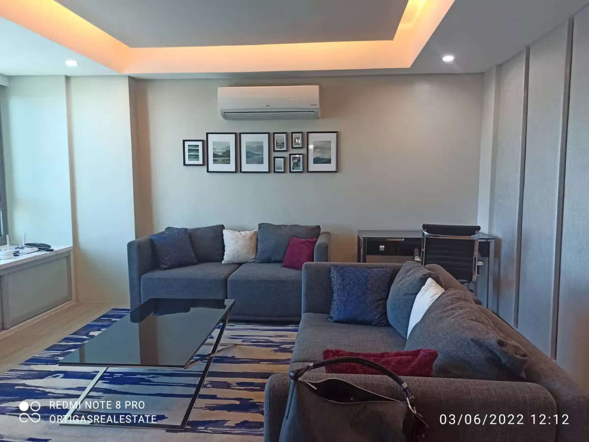 Fully Furnished 2 Bedroom Condominium For Lease07