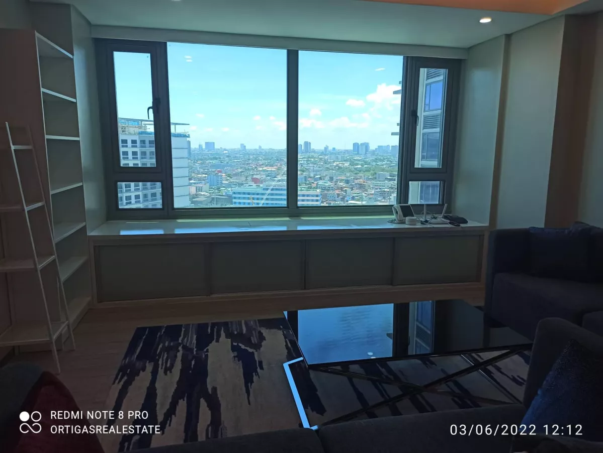Fully Furnished 2 Bedroom Condominium For Lease08
