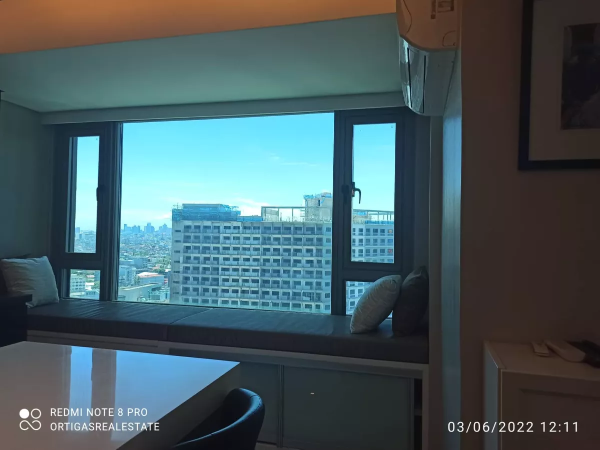 Fully Furnished 2 Bedroom Condominium For Lease10