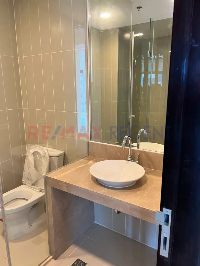 "3 Bedroom Condominium for Lease in Grand Hyatt Residences, BGC, Taguig City"09