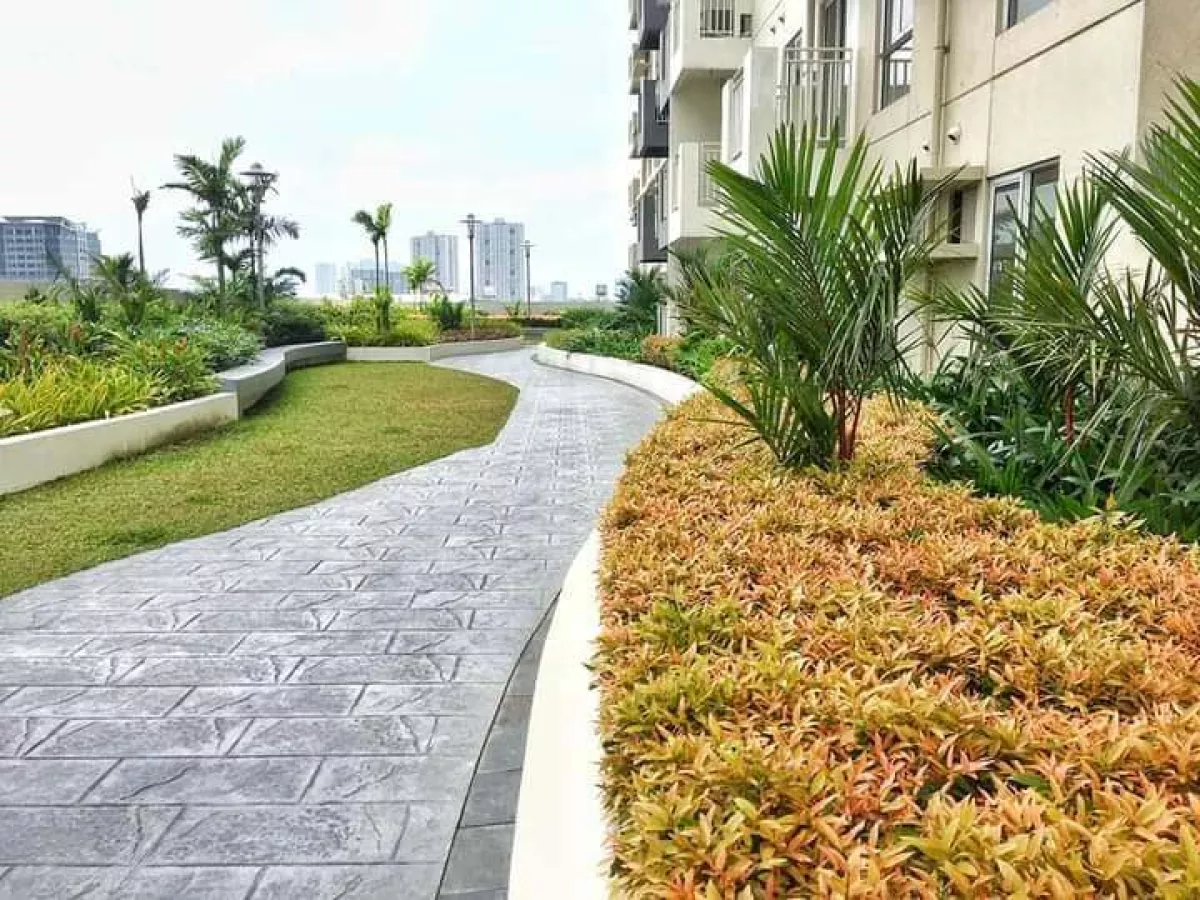 "One Bedroom Unit For Rent at Avida Towers Cloverleaf, Balintawak, Quezon City"04