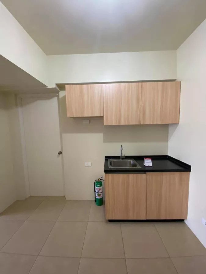 "One Bedroom Unit For Rent at Avida Towers Cloverleaf, Balintawak, Quezon City"08