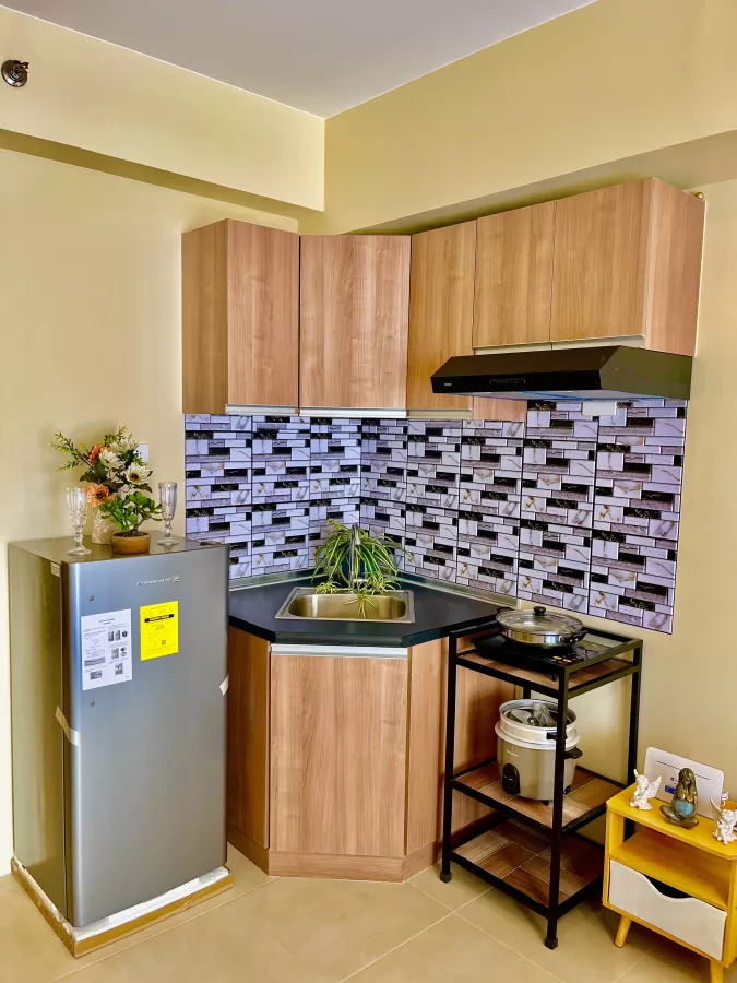 For Rent Studio Unit Fully Furnished in Makati Near Makati Med03
