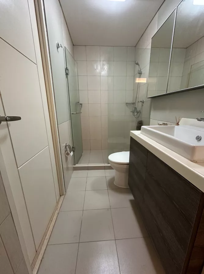 "1 Bedroom Condominium for lease at The Icon Plaza, Taguig City"09
