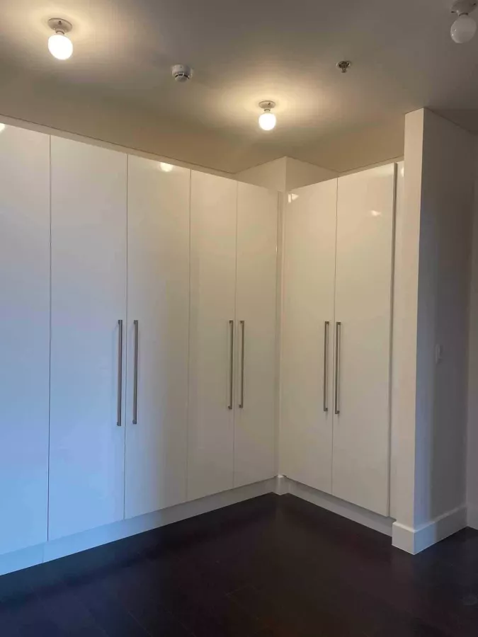 Fully Furnished 2 BEDROOM FOR LEASE in MAKATI (Garden Tower). With Parking!!05