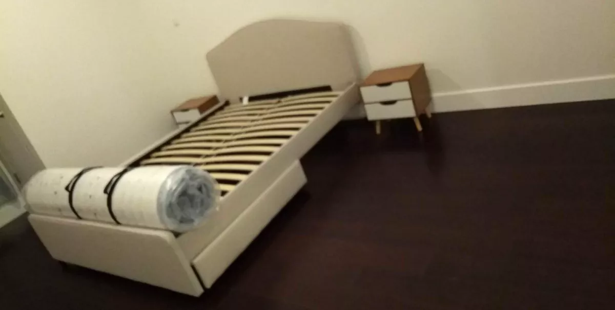 Fully Furnished 2 BEDROOM FOR LEASE in MAKATI (Garden Tower). With Parking!!07