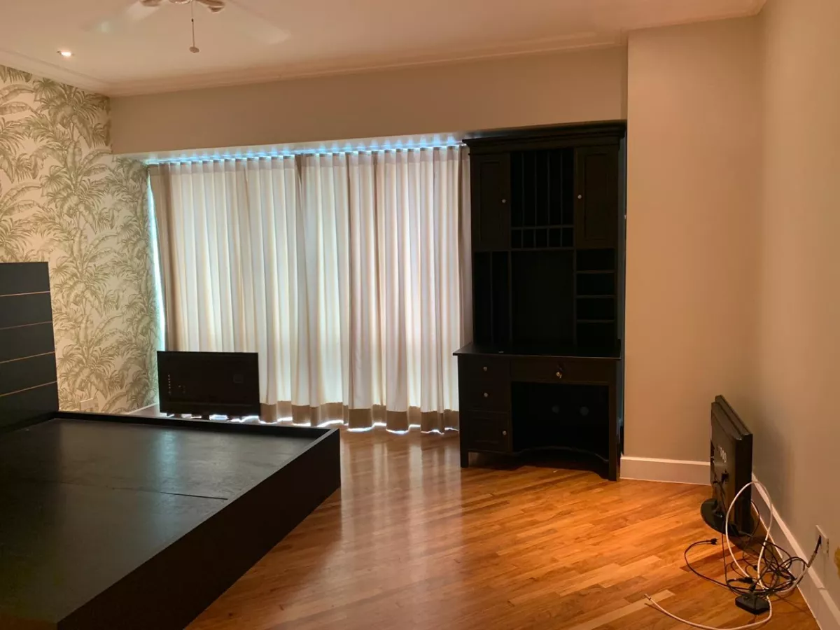 "Luxurious 3 Bedroom 3 Bathroom Condo at Luna Gardens Rockwell, Makati"10