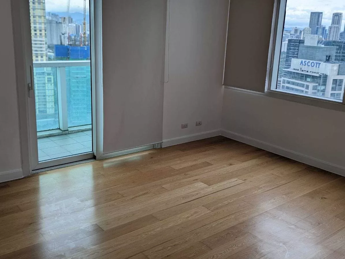 2 BR Park Terraces Point Tower05