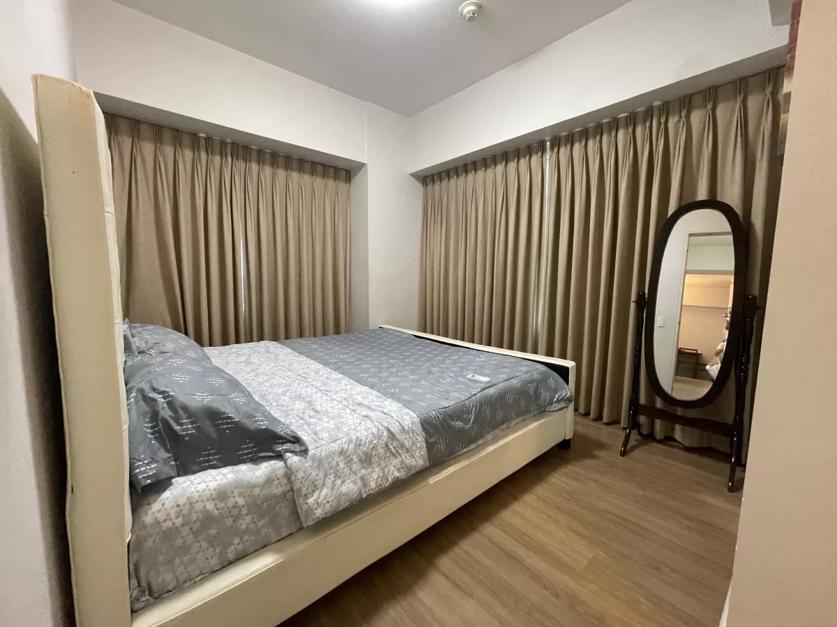"Fully furnished 2BR Condo at Red Oak Two Serendra, Taguig City"02