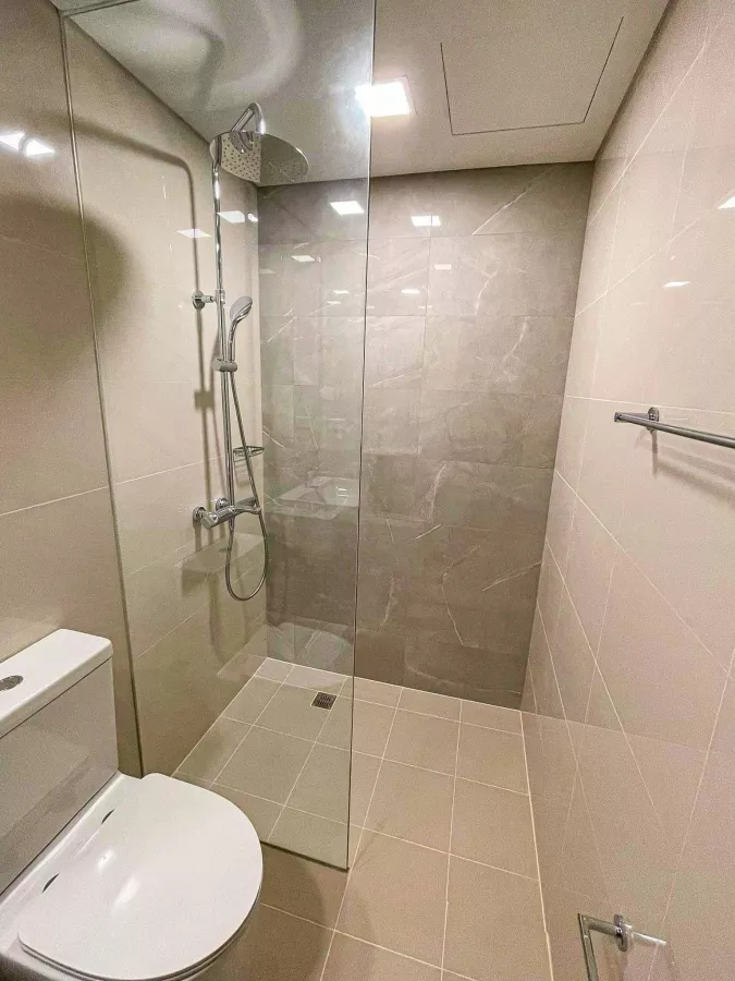 1 BR Condominium Unit in BGC for Rent06