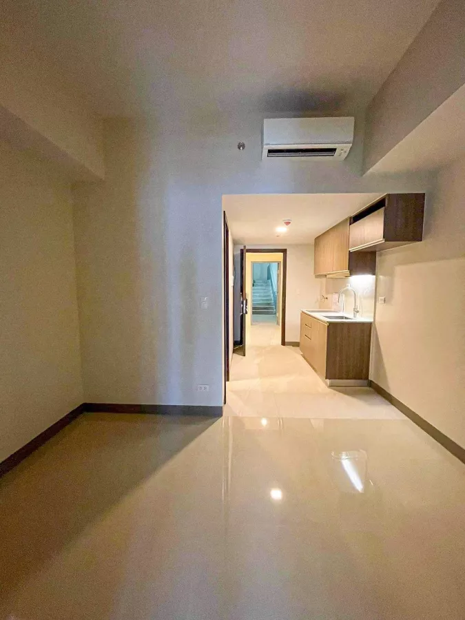 1 BR Condominium Unit in BGC for Rent07