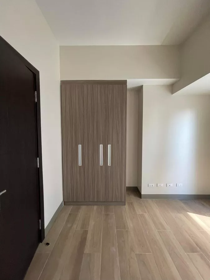 1 BR Condominium Unit in BGC for Rent09