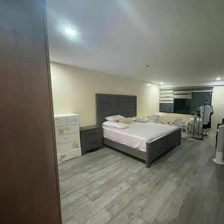 "For Lease Condominium Unit at Icon Plaza, Fort Bonifacio, Taguig City"04